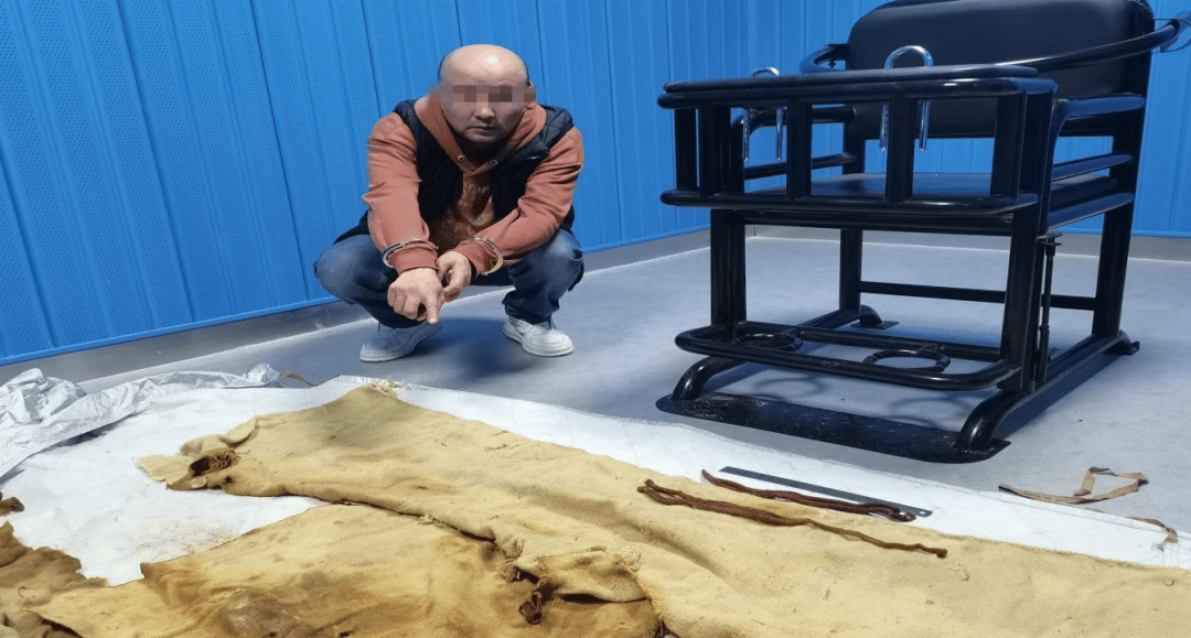 男子从干尸上扯下“裹尸布”<strong></p>
<p>虚拟币FN</strong>,保存20年后拿出来卖?