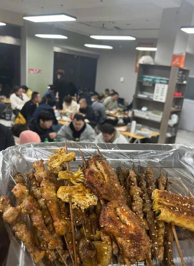 常州一烧烤店花10万赞助苏超<strong></p>
<p>虚拟币杀猪</strong>,因系唯一个体赞助商爆火,附近商户:之前生意一直好