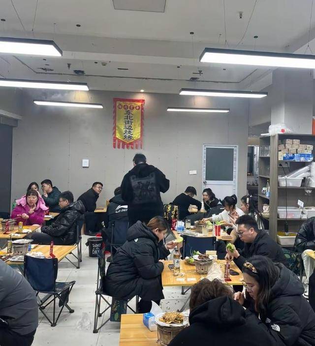 常州一烧烤店花10万赞助苏超<strong></p>
<p>虚拟币杀猪</strong>,因系唯一个体赞助商爆火,附近商户:之前生意一直好