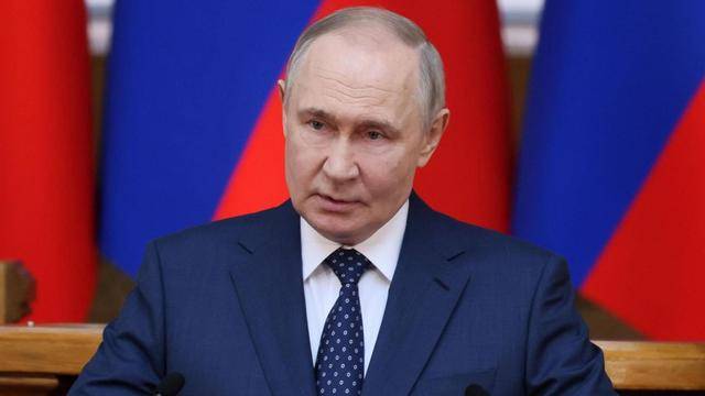 难怪哈梅内伊不怕<strong></p>
<p>虚拟币杀猪</strong>，特朗普刚放风要打，一道火光撕裂夜空