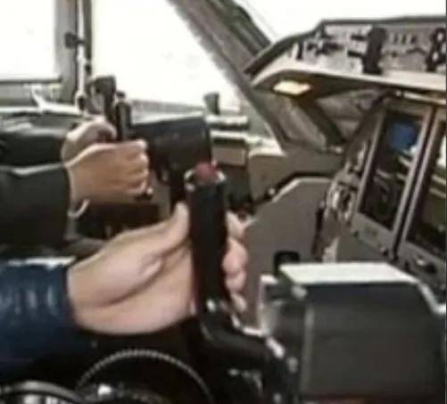 空袭伊朗的B-2座舱高清曝光<strong></p>
<p>虚拟币存量</strong>，有冰箱微波炉小零食，还能平躺睡觉