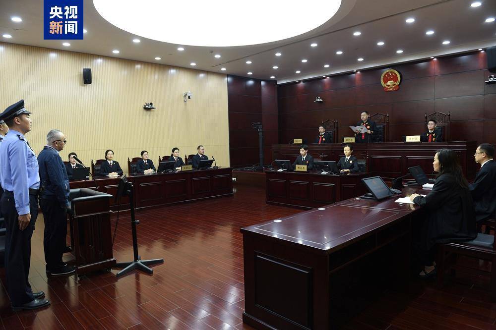 受贿超4772万元<strong></p>
<p>寸头虚拟币</strong>，张平一审被判十三年