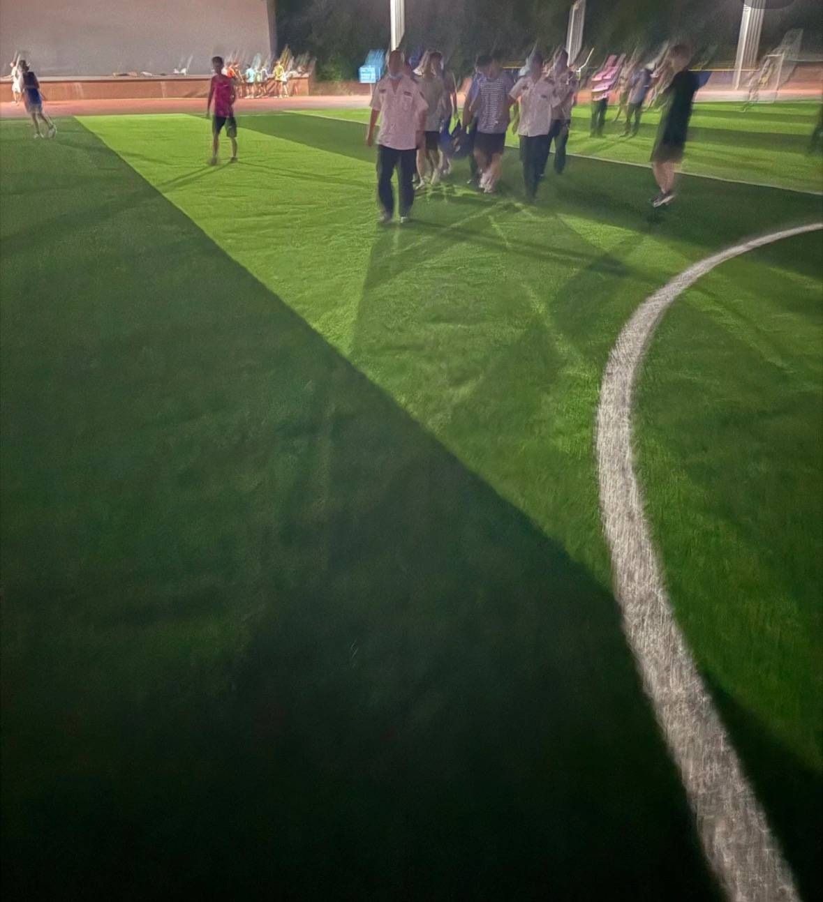 上海一高校学生与校外人士起冲突晕倒后又被脚踹肘击<strong></p>
<p>mk虚拟币</strong>？校保卫处：正在处理