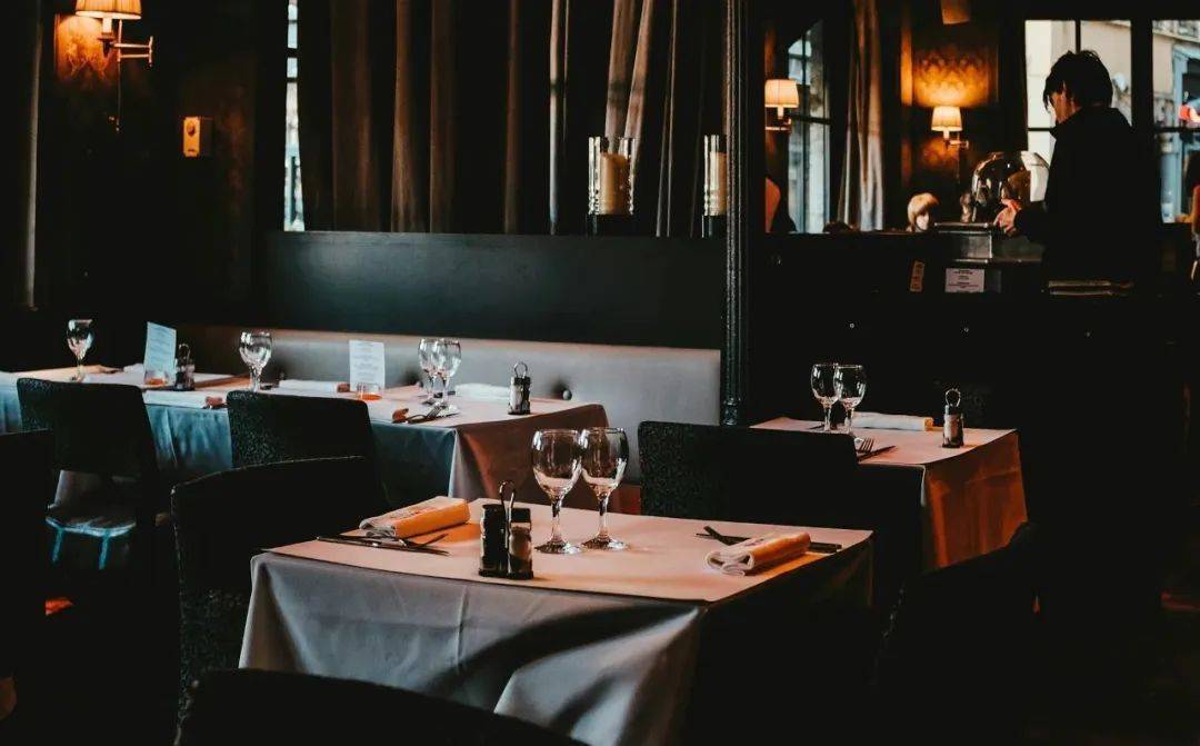 “漂亮饭”占领三里屯