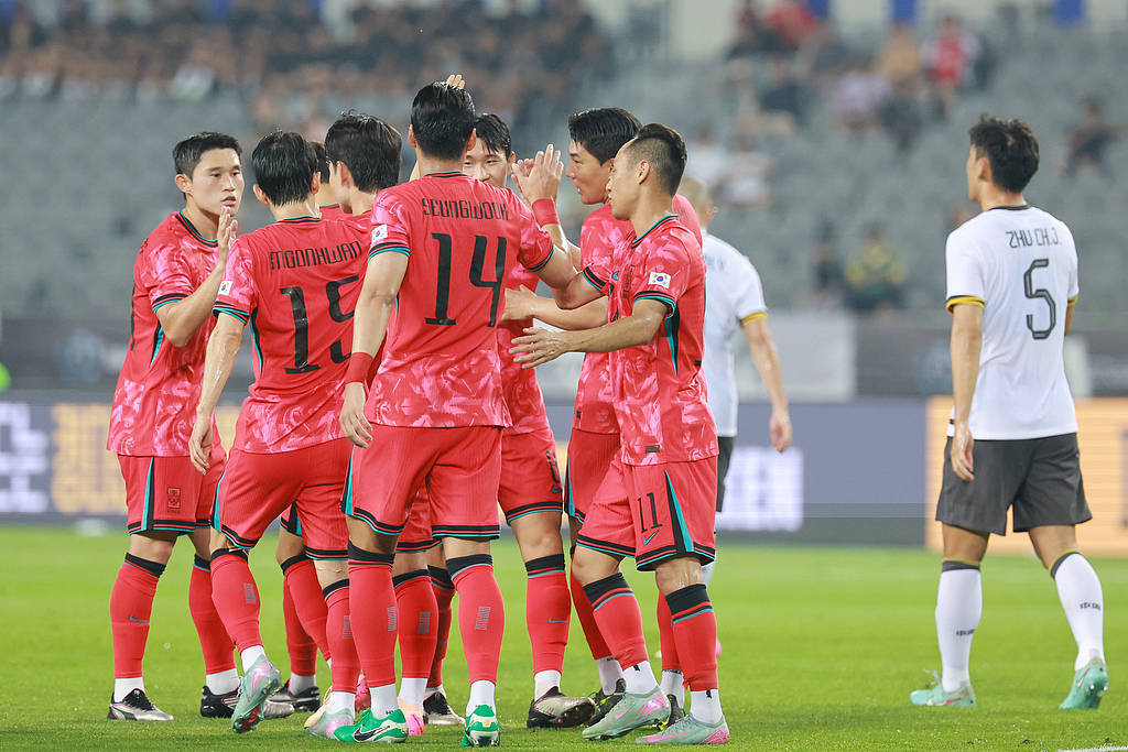 韩媒嘲讽：中国男足再演功夫足球 高天意恶意犯规逃过红牌