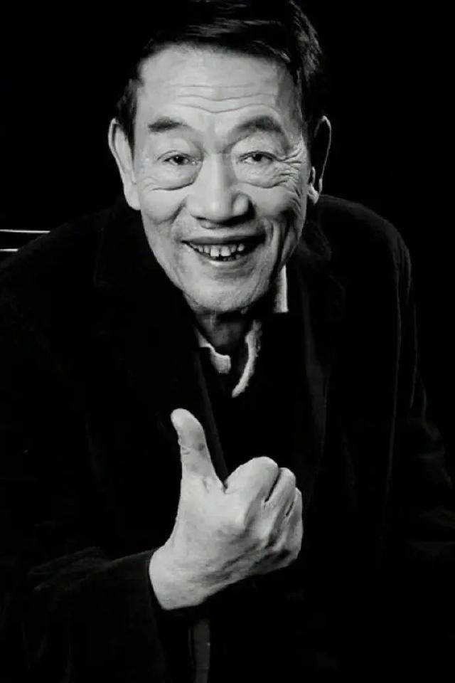 “蔫哏宗师”走了