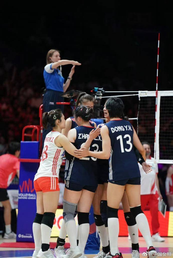 四战全胜<strong></p>
<p>各大虚拟币</strong>!中国女排逆转战胜美国女排 阿灵顿站完美收官