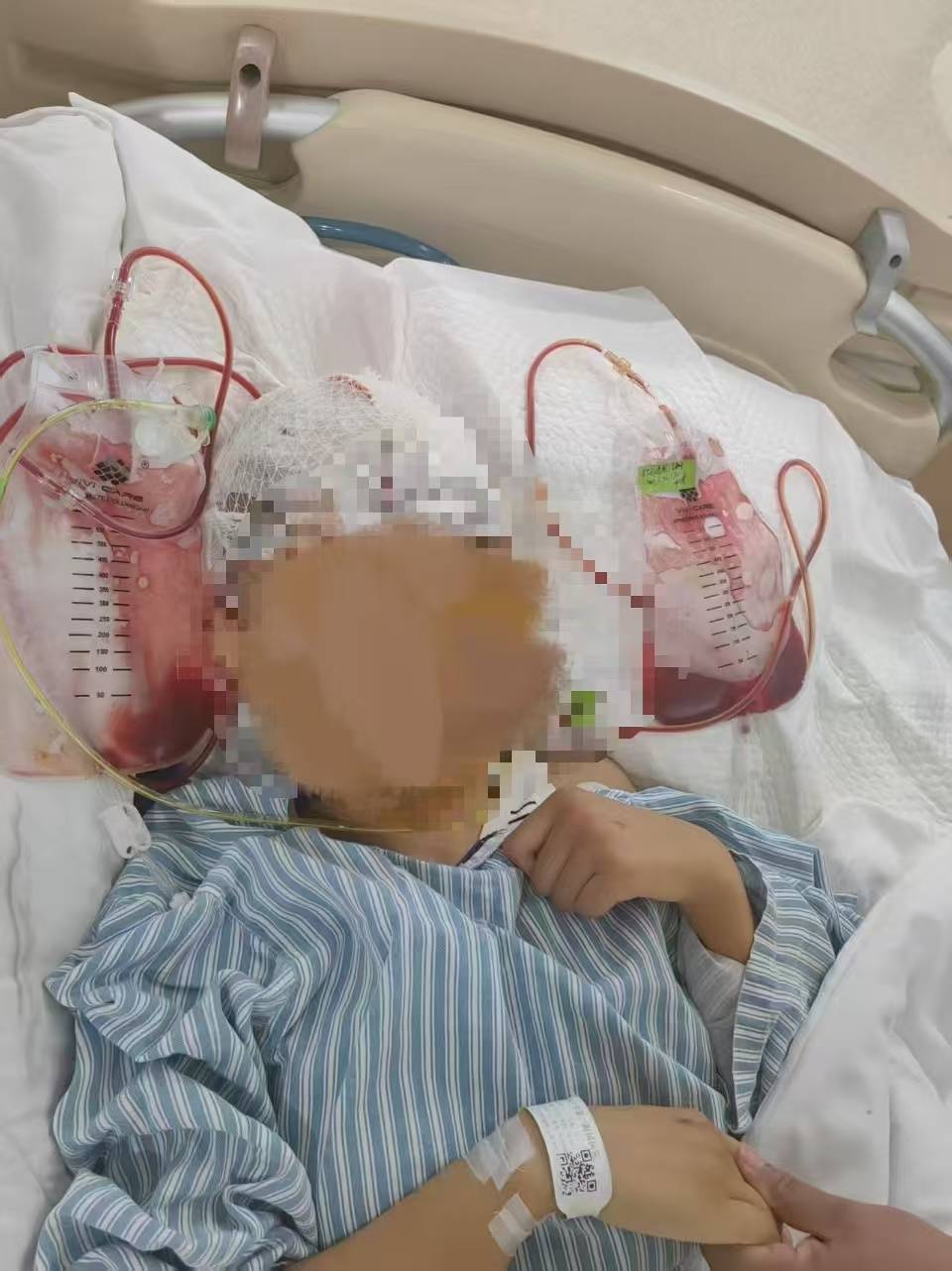 女子被车撞后昏迷4个月<strong></p>
<p>各大虚拟币</strong>，母亲：交警无法定责，让起诉，这些我不懂