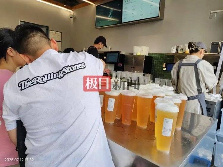 外卖大战:点20单17单免费<strong></p>
<p>各大虚拟币</strong>,骑手日赚上千不舍休息,店员累惨