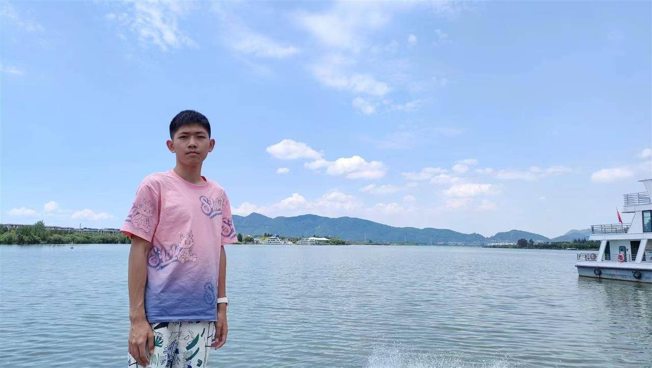 安徽一名18岁高中生坐飞机到西双版纳后失联<strong></p>
<p>微派虚拟币</strong>,景洪公安:目前没有进一步的消息