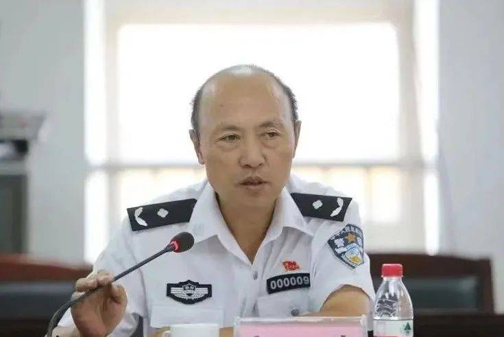 贵州省公安厅原副厅长，为涉黑团伙站台、充当黑恶势力“保护伞”