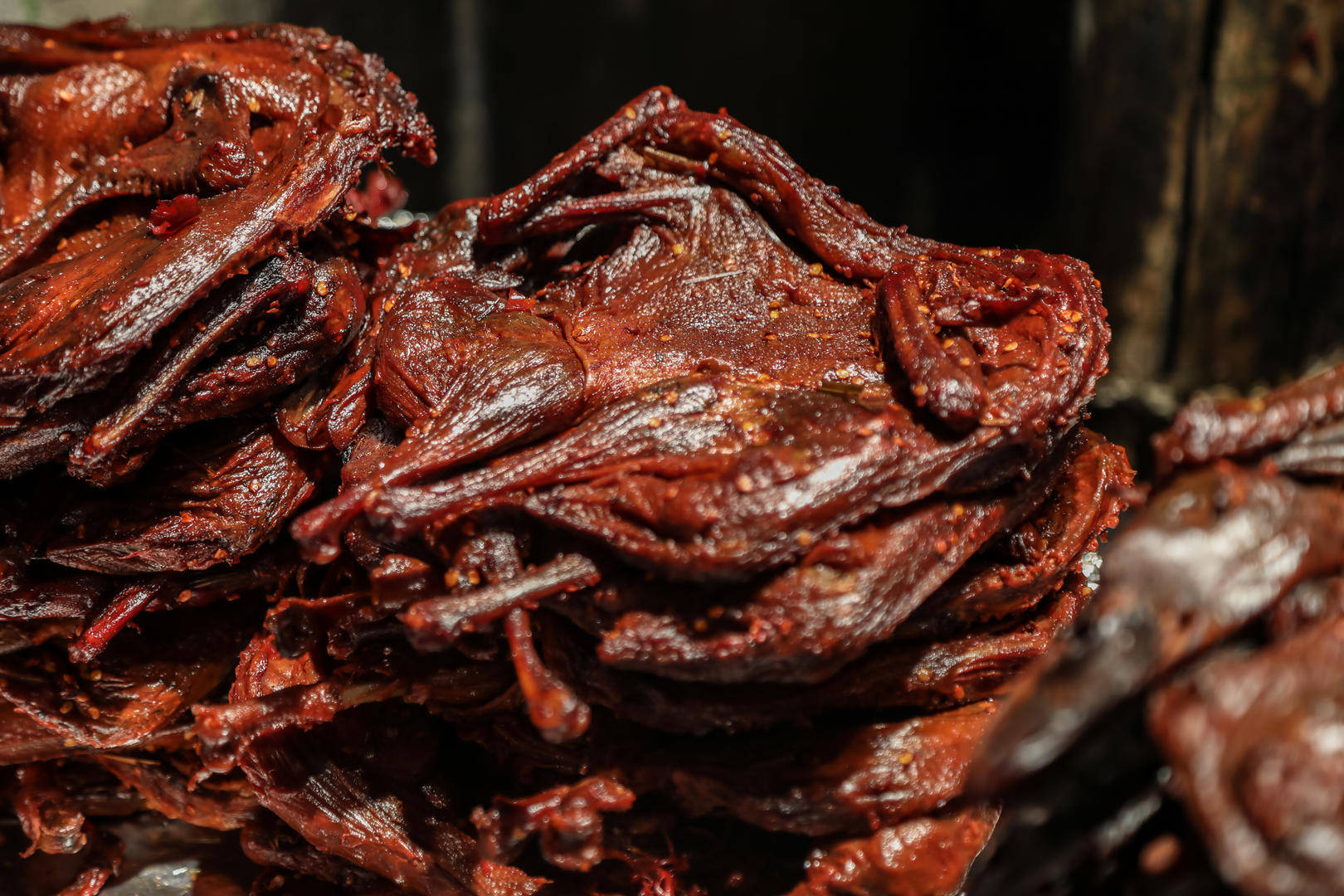 从越缅走私3万多只冻鸭制作酱板鸭<strong></p>
<p>MR虚拟币</strong>!湖南5人一审获刑