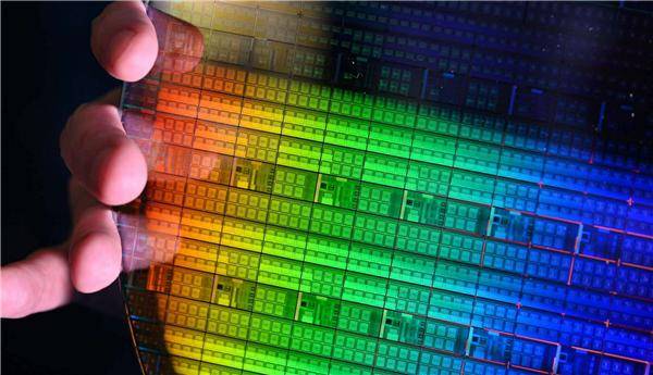 攻克我国量子计算芯片生产难题<strong></p>
<p>MR虚拟币</strong>！国光量超推出1nm离子束刻蚀机