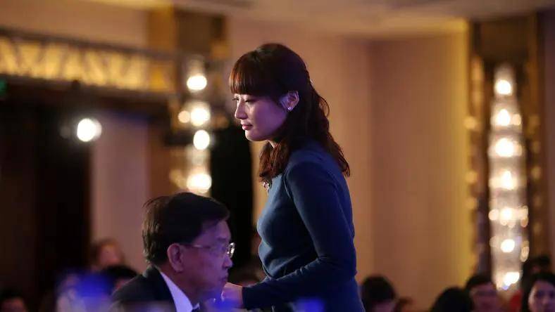 宗馥莉行的基本盘，还都是父亲布的局