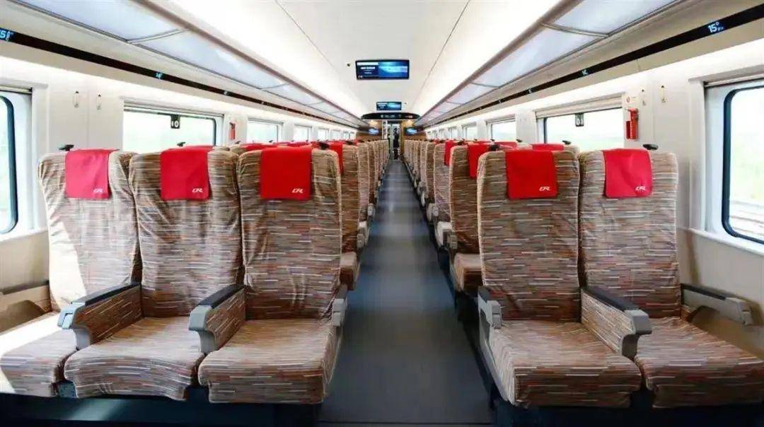 12306：高铁座椅套一般半年换洗一次 商务座靠垫一月更换一次