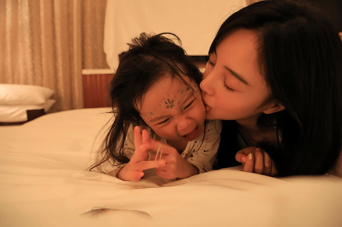 娱乐圈星二代护母太感人：甜馨力挺李小璐谢振轩内涵王菲只为保护张柏芝<strong></p>
<p>网赌虚拟币</strong>！