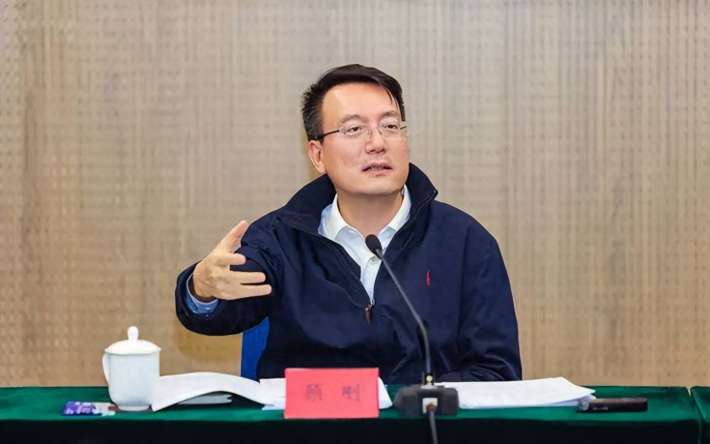 <strong></p>
<p>商家虚拟币</strong>他或将成为全国副省级城市政府最年轻“一把手”