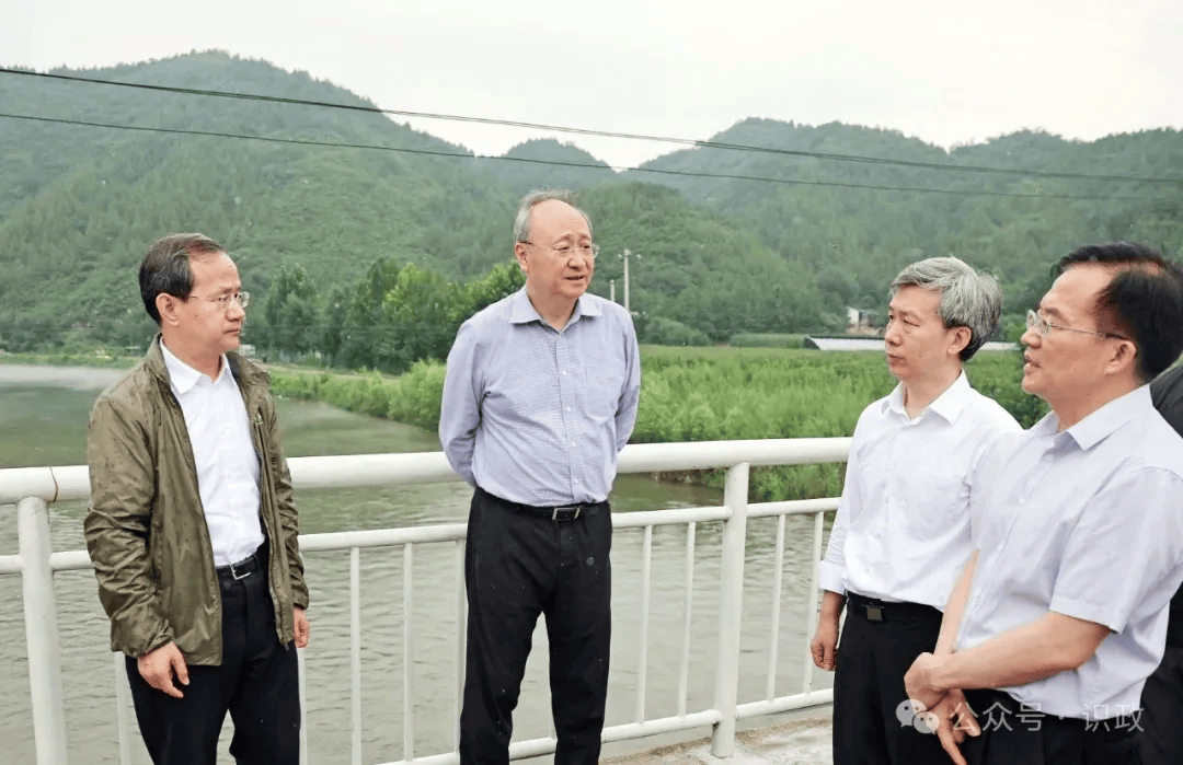 北京市委书记尹力、市长殷勇前往防汛抢险救援一线检查工作