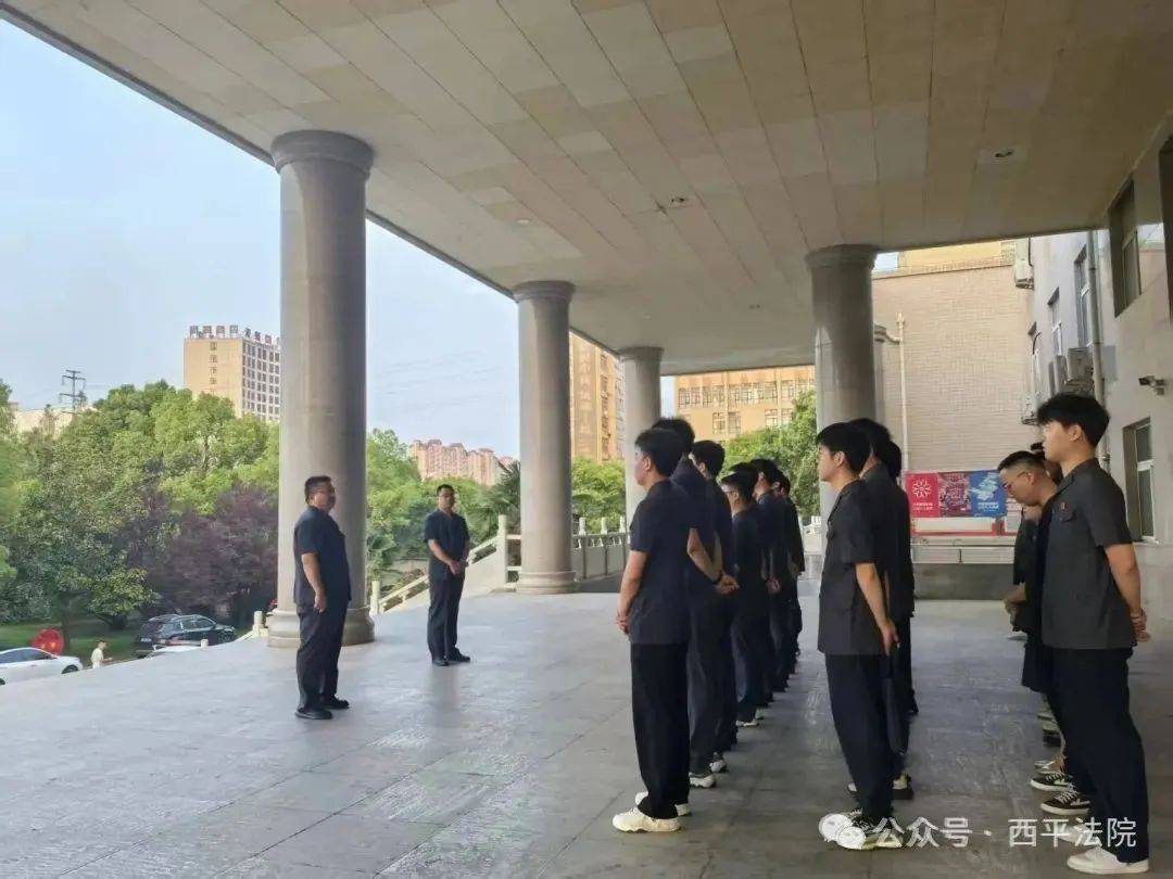 现场画面曝光!河南驻马店出动多名干警<strong></p>
<p>二道虚拟币</strong>,多人被带走!