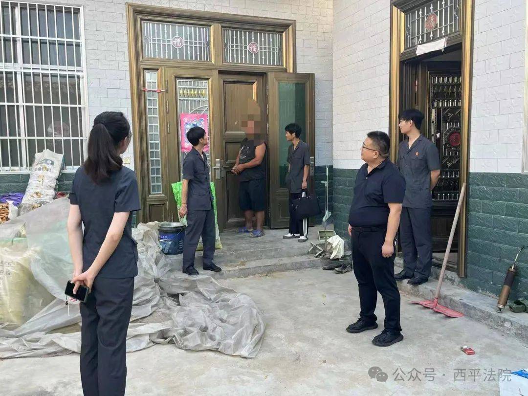 现场画面曝光!河南驻马店出动多名干警<strong></p>
<p>二道虚拟币</strong>,多人被带走!