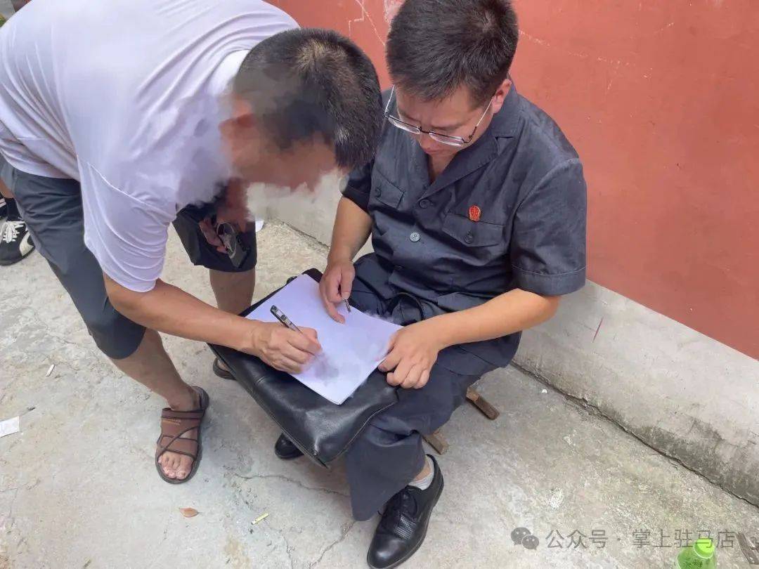 现场画面曝光!河南驻马店出动多名干警<strong></p>
<p>二道虚拟币</strong>,多人被带走!