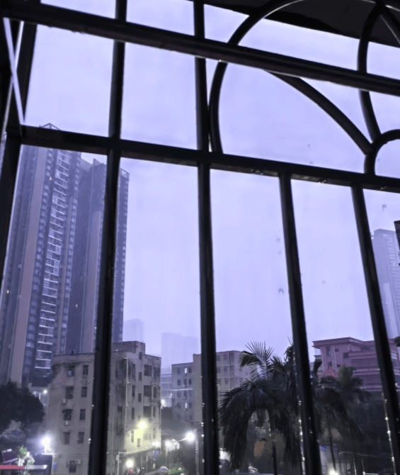 “山竹”后首个<strong></p>
<p>知音虚拟币</strong>!深圳全市暴雨红色预警生效!有人家里连续跳闸