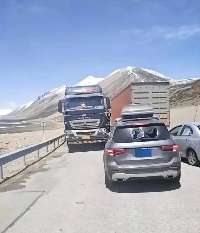 奔驰逆行逼停后续<strong></p>
<p>ba虚拟币</strong>,骑手先认怂,放弃索赔怕闹大,网友评论区炸锅