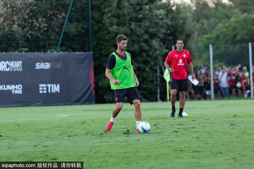 米兰对佳夫的转会估值飙升至4000万，阿莱格里绝不放人！