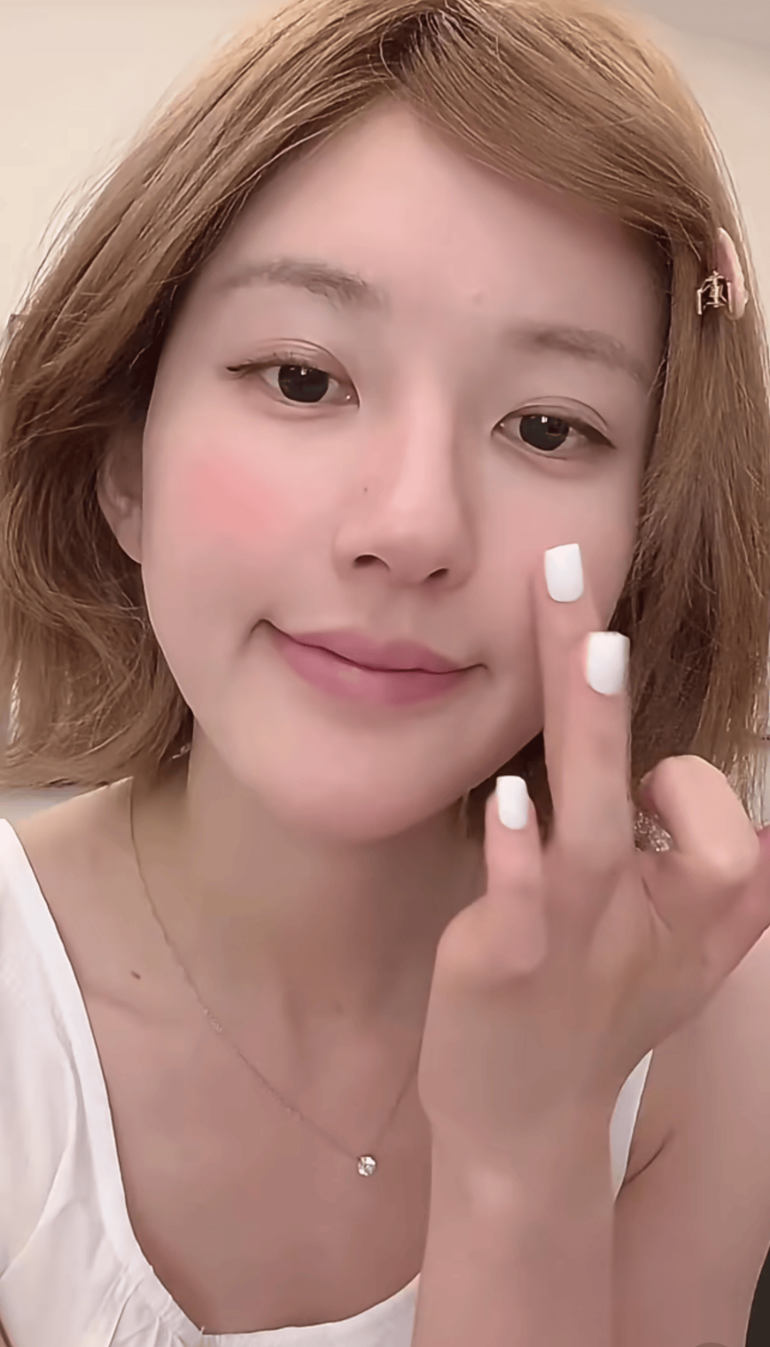 怒撕经纪公司后赵露思开启直播<strong></p>
<p>ba虚拟币</strong>，同款花卷、包包都卖爆