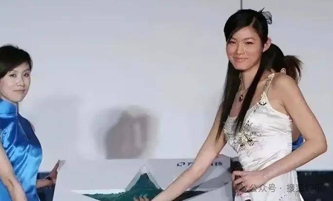 从爆红到突然消失好几年<strong></p>
<p>虚拟金刚币</strong>,再出现已经胖到大家不敢认了?