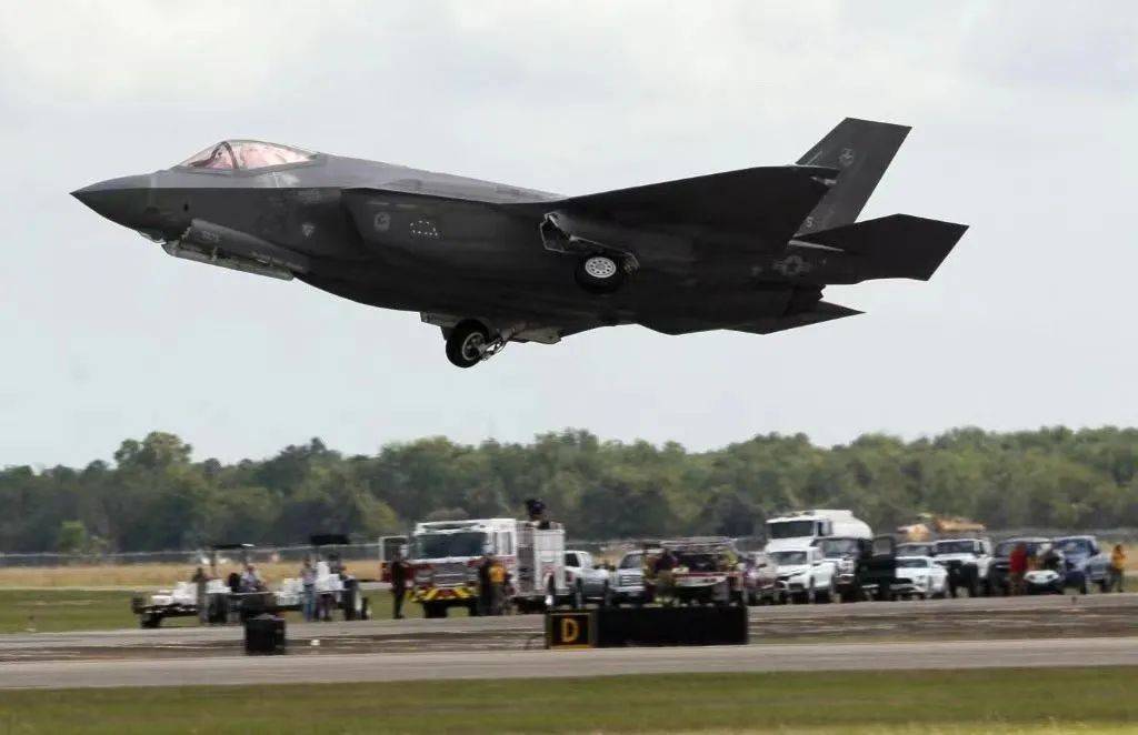 美军全面清查<strong></p>
<p>出借虚拟币</strong>,福特号航母竟含6500枚中国芯片?"去中国化"就是笑话