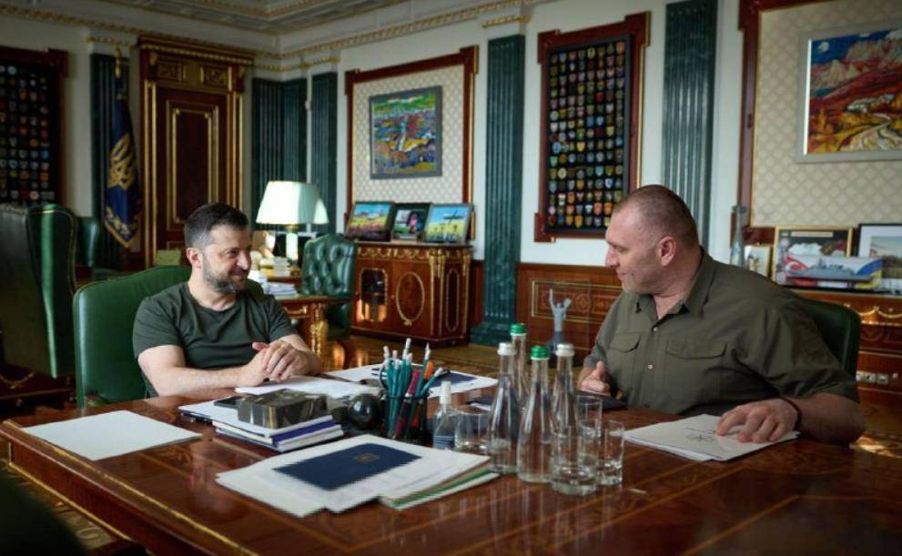 泽连斯基公开轰炸方案<strong></p>
<p>出借虚拟币</strong>，美俄敢走错一步，乌军就要导弹雨包大饺子