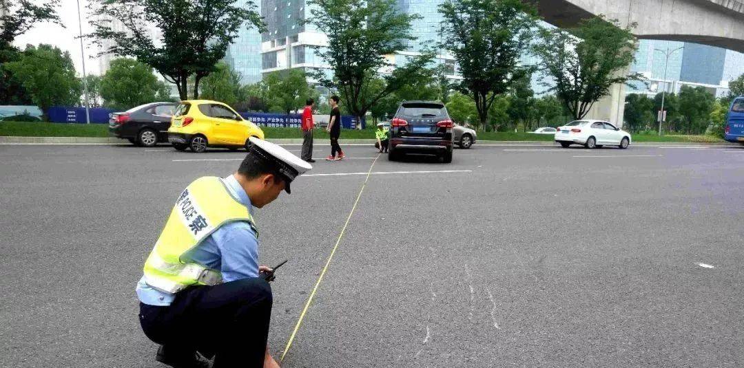 “刚走出去不到一分钟就出事”<strong></p>
<p>出借虚拟币</strong>，一家五口1死4伤！家属最新发声