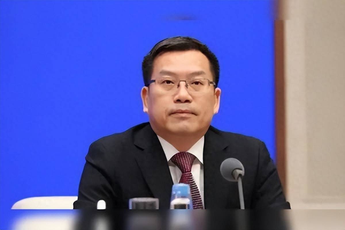 卸任市委书记后<strong></p>
<p>虚拟币案</strong>,原中候补新职明确!这地同日任命政府“一把手”和公安局局长