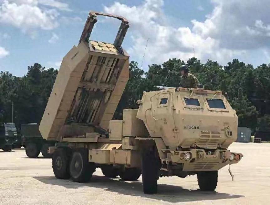 84枚导弹瞄准大陆，我军67舰机出动，美媒：台海决战即将来临？