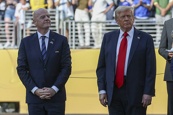 真急了<strong></p>
<p>机刷虚拟币</strong>，瑞士联邦主席：不反对费德勒和因凡蒂诺出面，劝特朗普降低关税