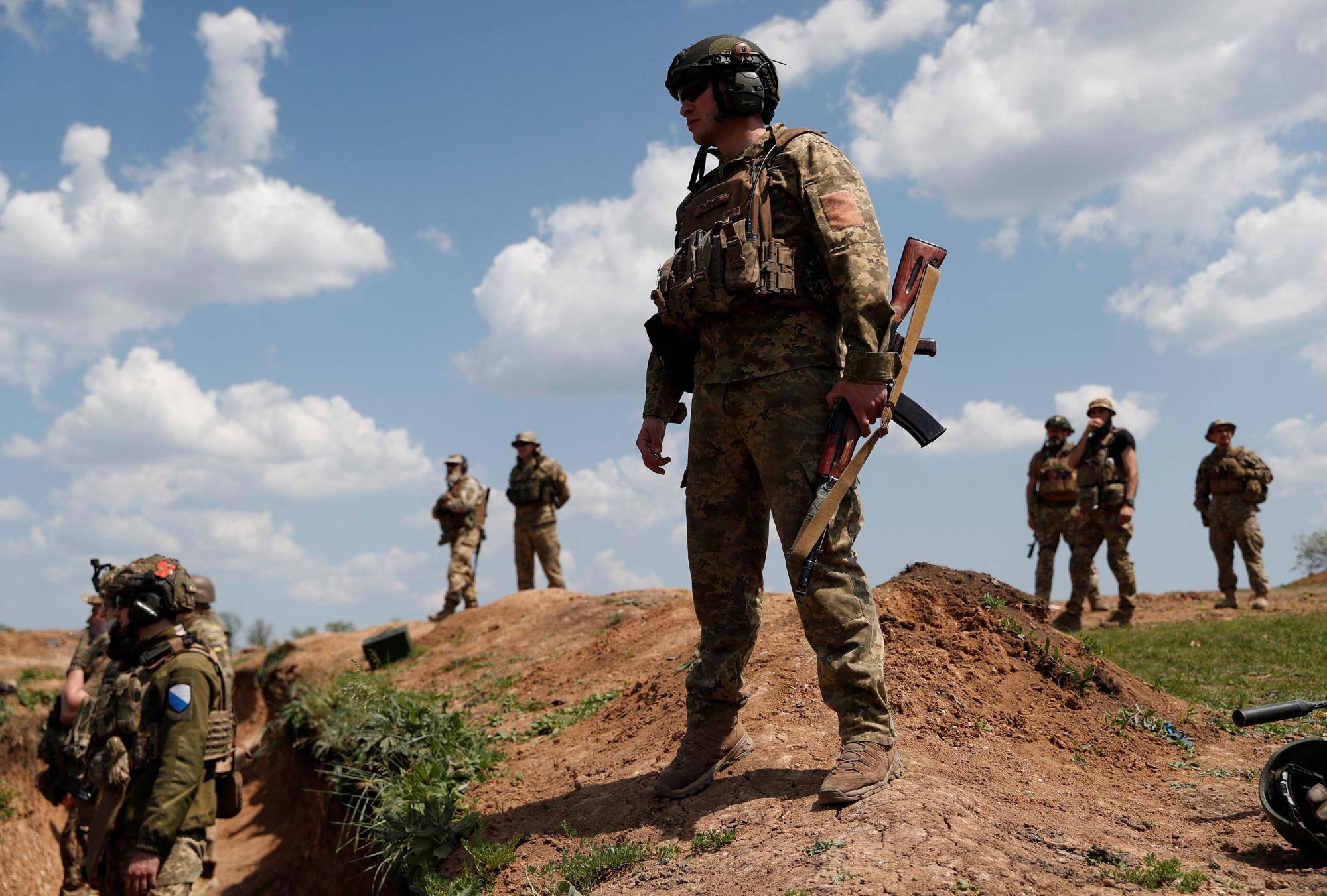 泽连斯基遭遇重击！乌克兰战争损失172万人<strong></p>
<p>四项虚拟币</strong>，基辅被揭老底，前线无人可用