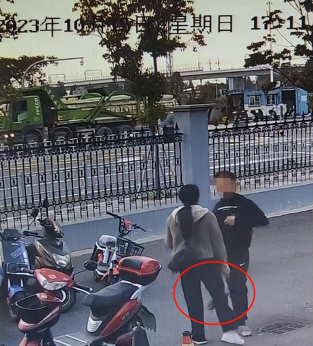 “儿子备考的大学需政审<strong></p>
<p>四项虚拟币</strong>，母亲怕影响孩子默默忍受家暴”？当事女子回应：事实有出入