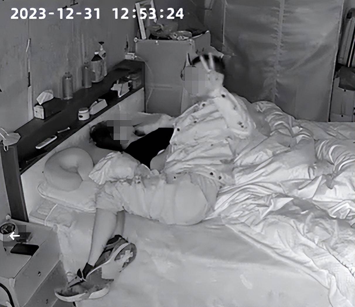 “儿子备考的大学需政审<strong></p>
<p>四项虚拟币</strong>，母亲怕影响孩子默默忍受家暴”？当事女子回应：事实有出入