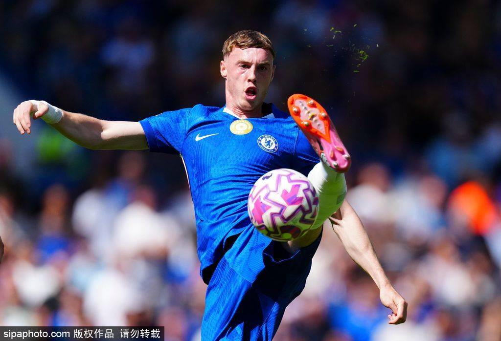 观战台:曼城火拼热刺争英超榜首 皇马巴萨冲击两连胜