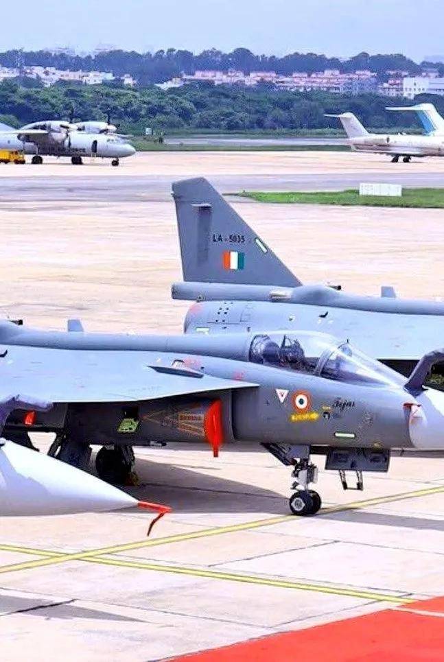 笑到停不下来!印度的“光辉”战斗机交付:8架中竟6台没装发动机<strong></p>
<p>虚拟币三方交易</strong>,这什么神操作?