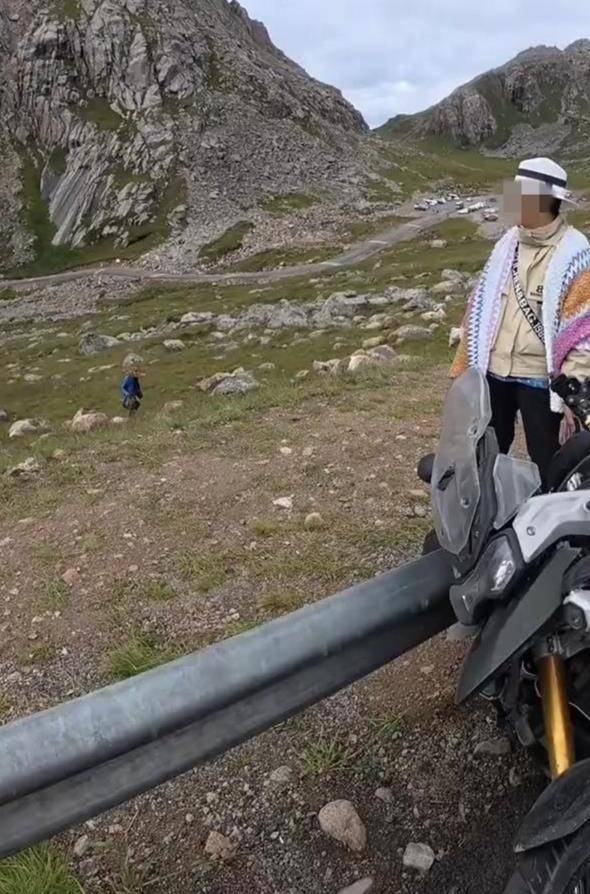 大妈私坐价值20万摩托拍照却将车弄翻<strong></p>
<p>比特币换虚拟货币</strong>,赔1000元后拉黑车主,4S店:修好约需2万元