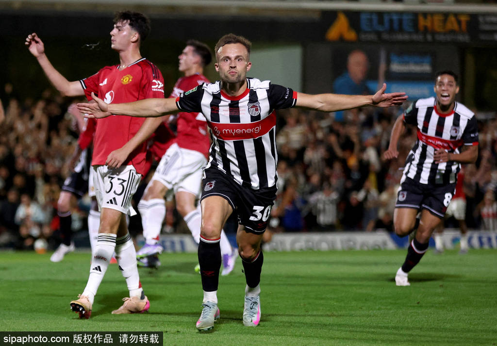 耻辱出局<strong></p>
<p>比特币换虚拟货币</strong>！联赛杯-曼联点球战总分13-14英乙队 止步次轮