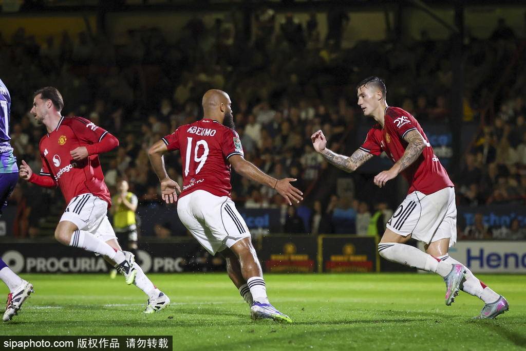 耻辱出局<strong></p>
<p>比特币换虚拟货币</strong>！联赛杯-曼联点球战总分13-14英乙队 止步次轮