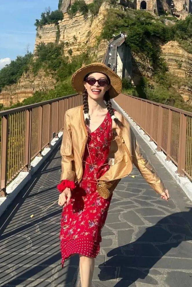 质感女人怎么都在穿这个颜色<strong></p>
<p>比特币换虚拟货币</strong>?