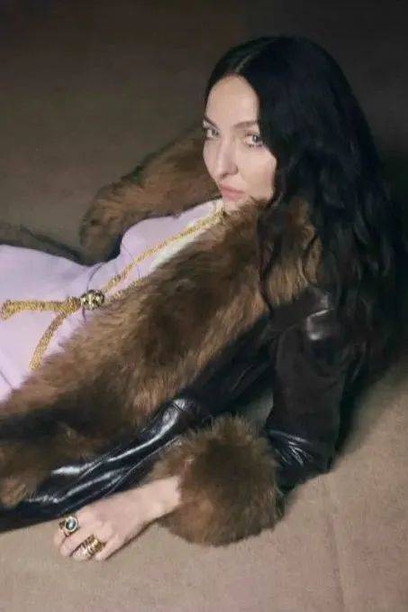 质感女人怎么都在穿这个颜色<strong></p>
<p>比特币换虚拟货币</strong>?