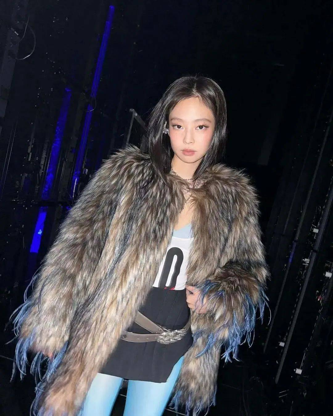 质感女人怎么都在穿这个颜色<strong></p>
<p>比特币换虚拟货币</strong>?