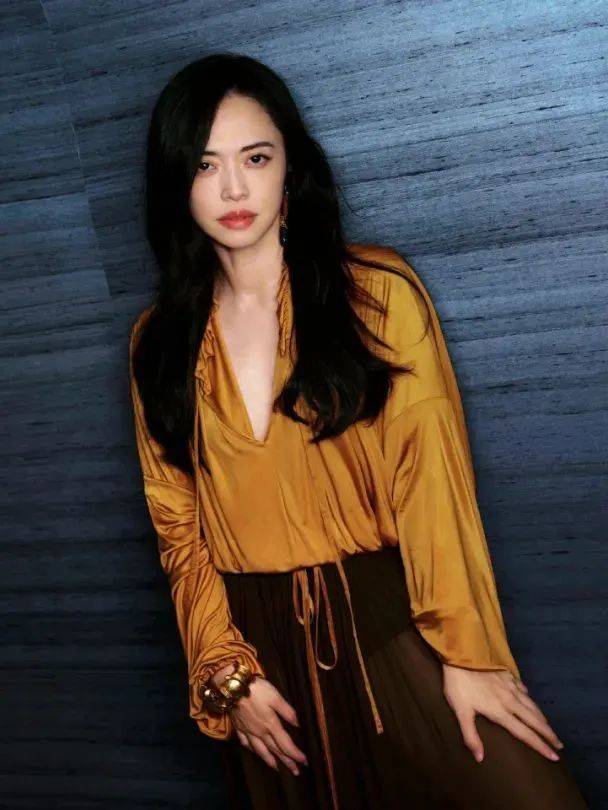 质感女人怎么都在穿这个颜色<strong></p>
<p>比特币换虚拟货币</strong>?