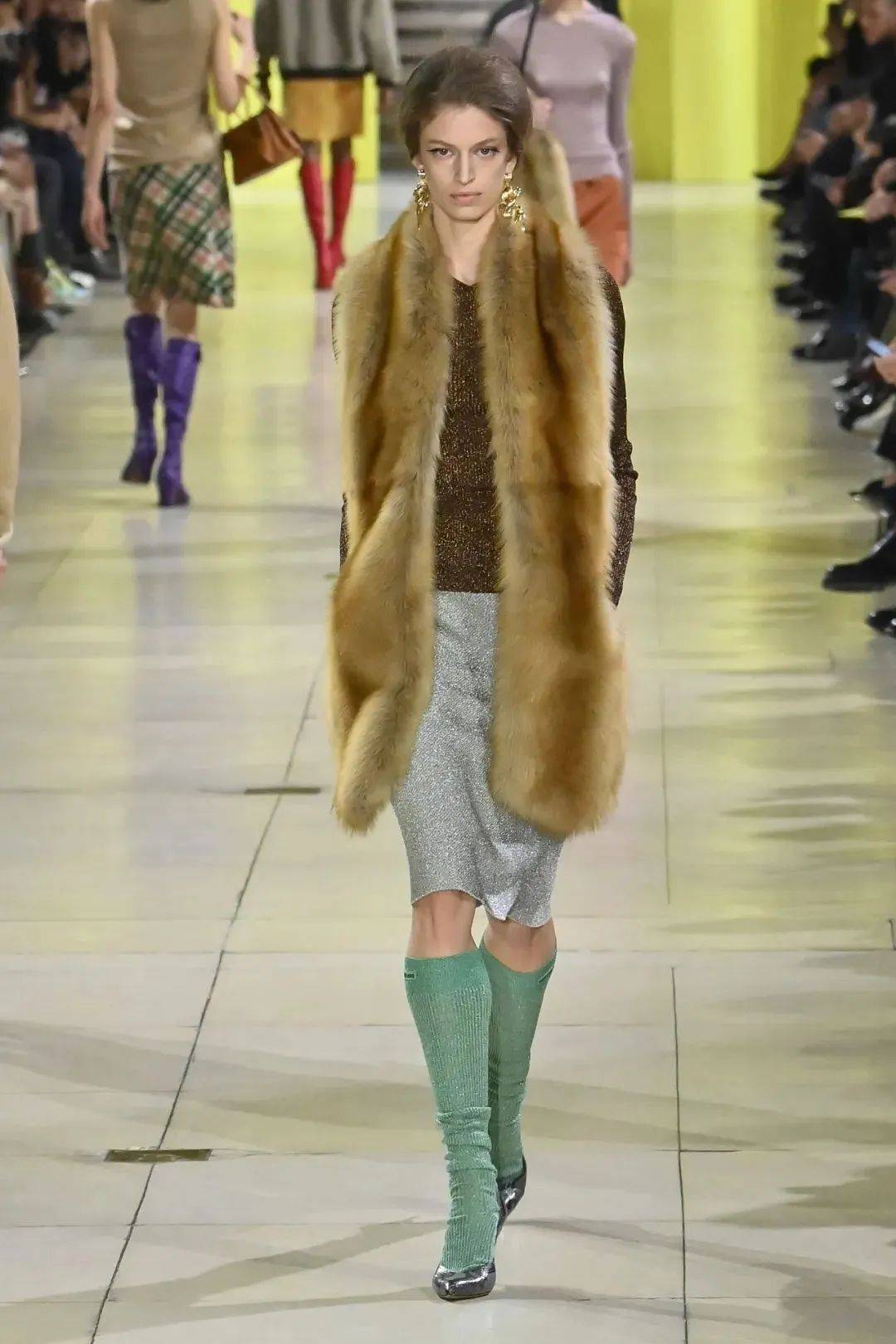 质感女人怎么都在穿这个颜色<strong></p>
<p>比特币换虚拟货币</strong>?