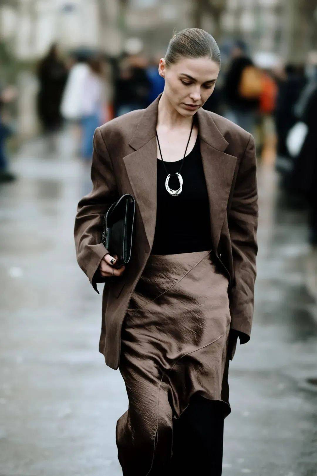 质感女人怎么都在穿这个颜色<strong></p>
<p>比特币换虚拟货币</strong>?